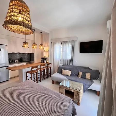 Fays Luxury By The Sea * Finikúnda