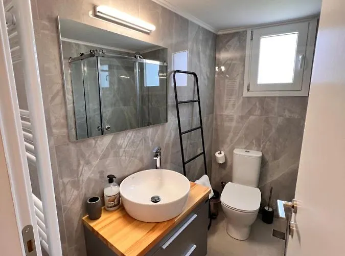 Fays Luxury By The Sea Apartmán